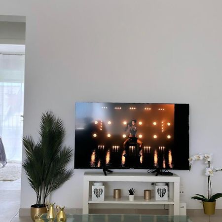 2 Bedrooms Luxury Apartment - Guillemins Liège Exteriör bild
